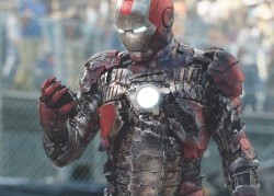 Iron_Man_2-DNeg_Squirt_image_2