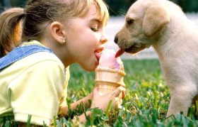 sharing-ice-cream-cone