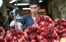 Makingpomegranatejuice