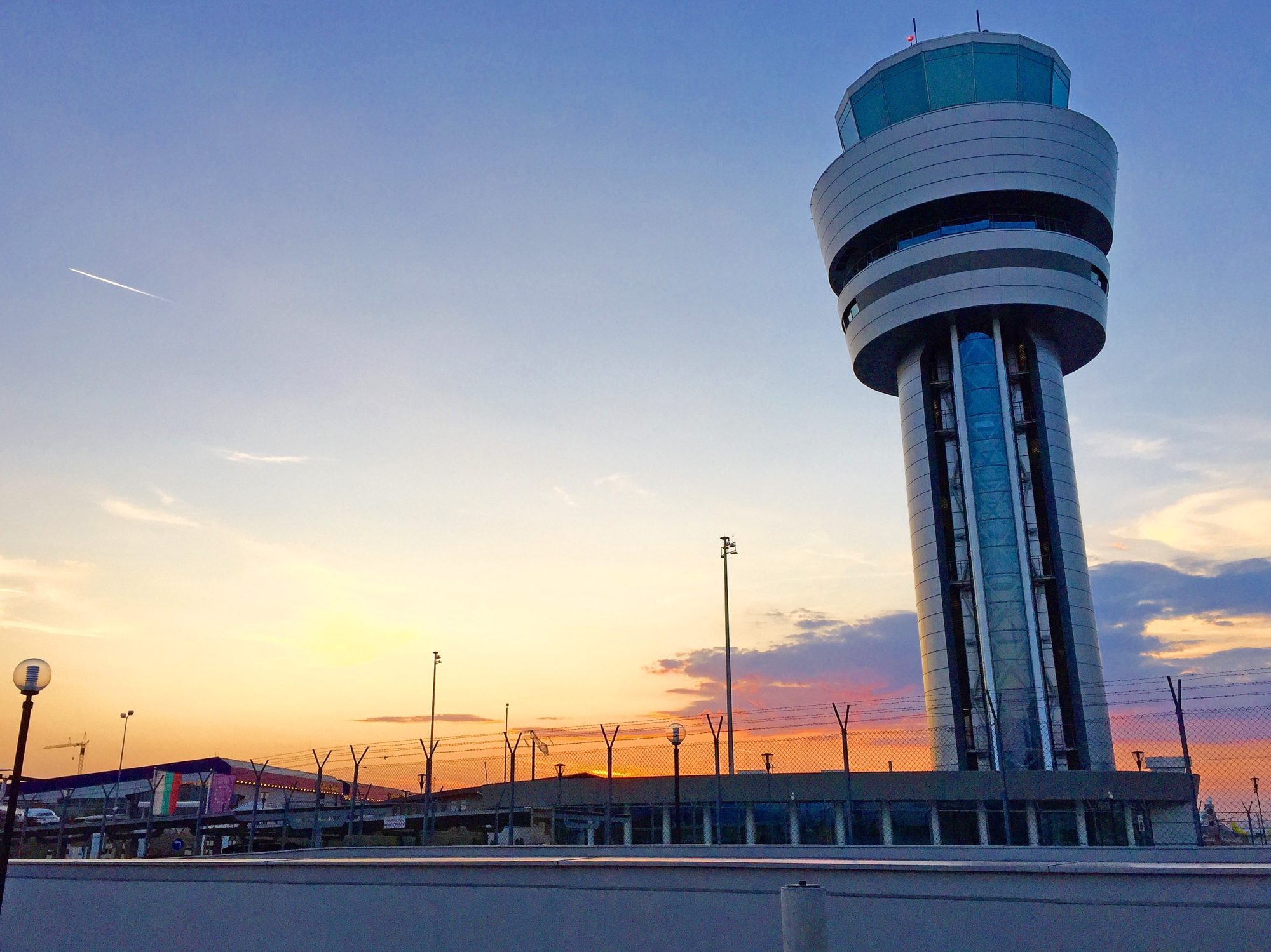 More Power, Less Tower: AI May Make Aircraft Control Towers Obsolete
