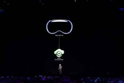 黄仁勋：Omniverse 将人工智能带入现实世界